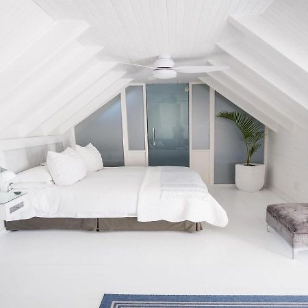 แอดมิรัลตี้ บีชเฮาส์ Bed & Breakfast พอร์ตเอลิซาเบธ ภายนอก รูปภาพ