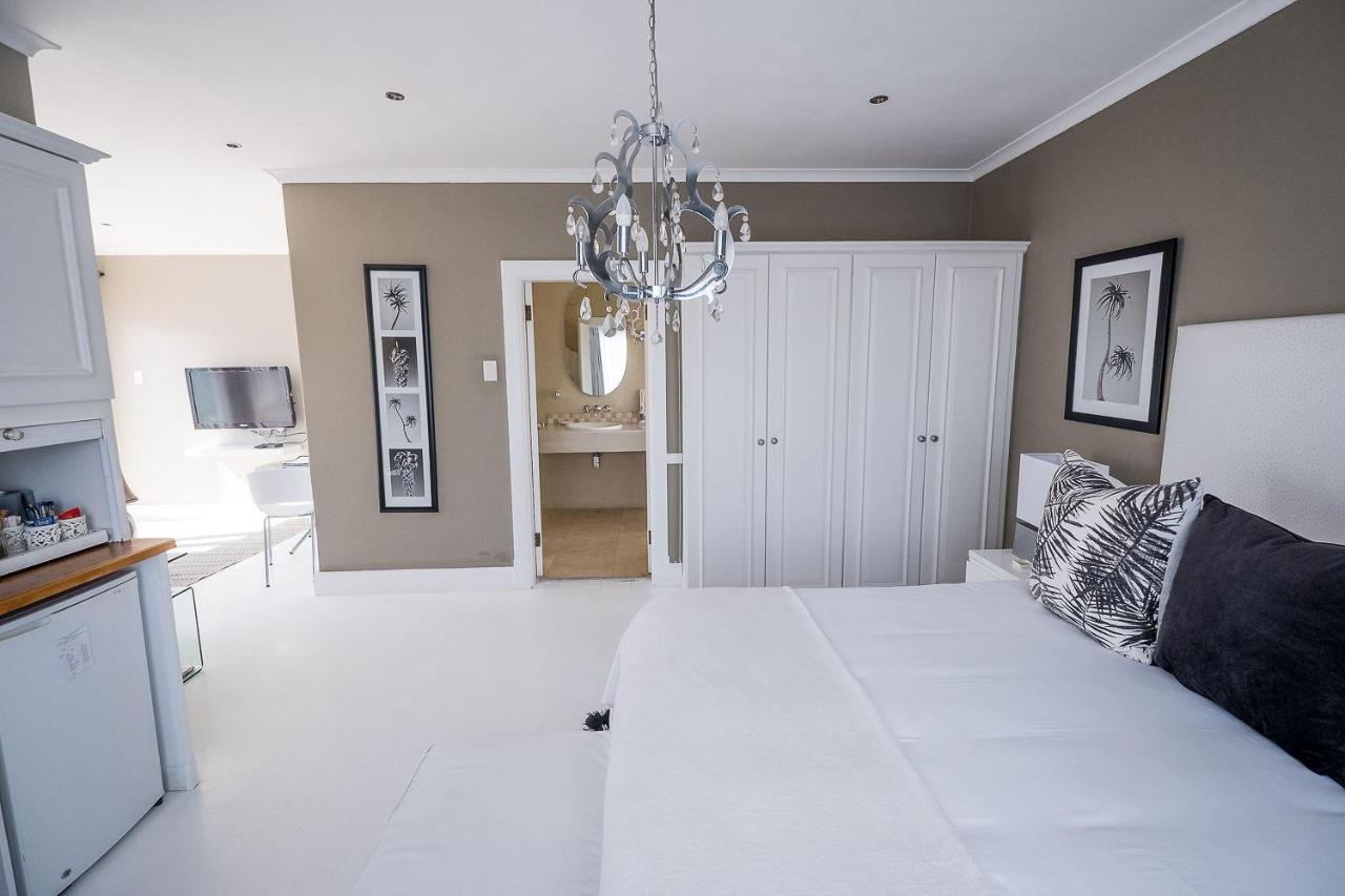 แอดมิรัลตี้ บีชเฮาส์ Bed & Breakfast พอร์ตเอลิซาเบธ ภายนอก รูปภาพ