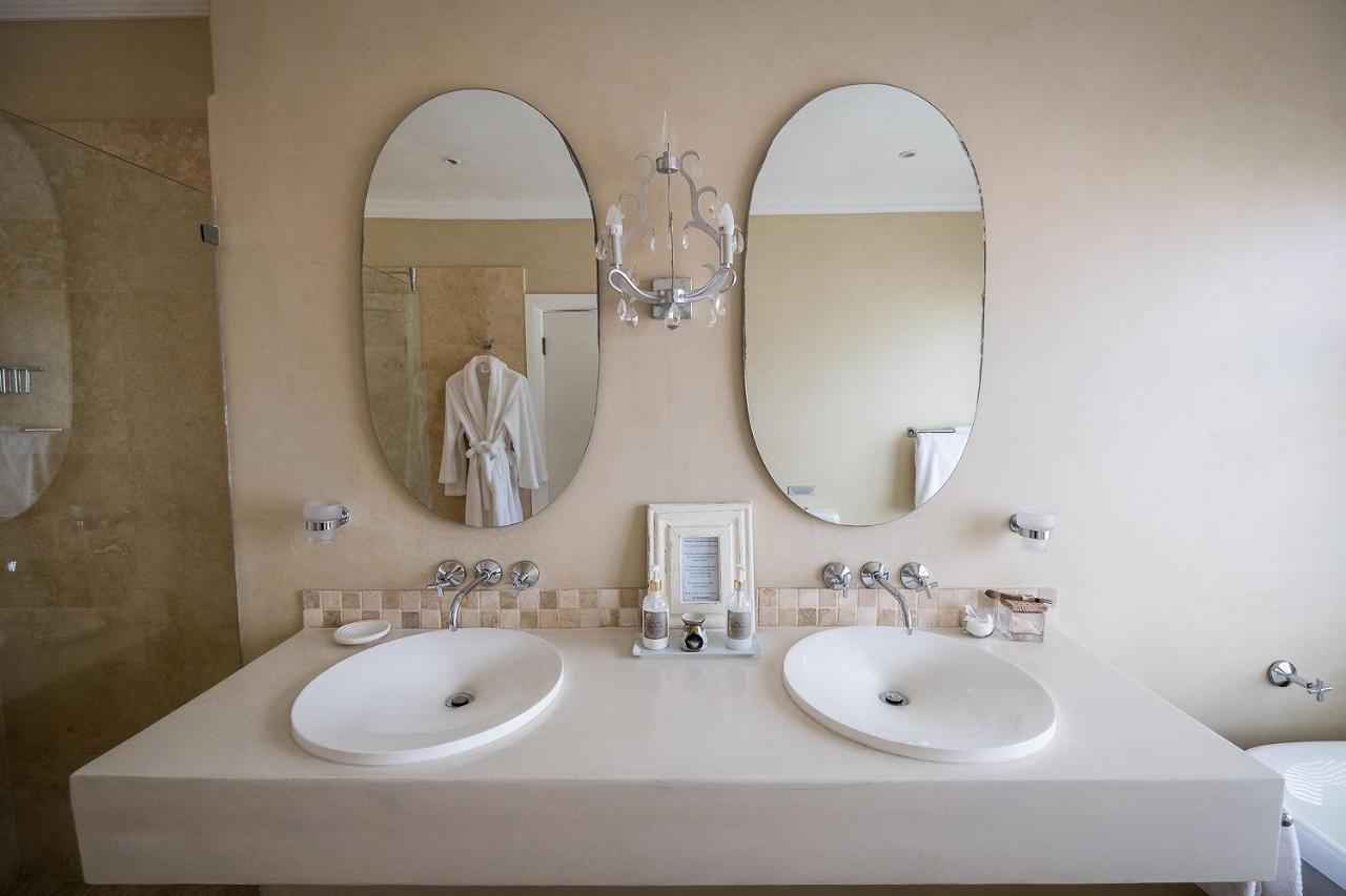 แอดมิรัลตี้ บีชเฮาส์ Bed & Breakfast พอร์ตเอลิซาเบธ ภายนอก รูปภาพ