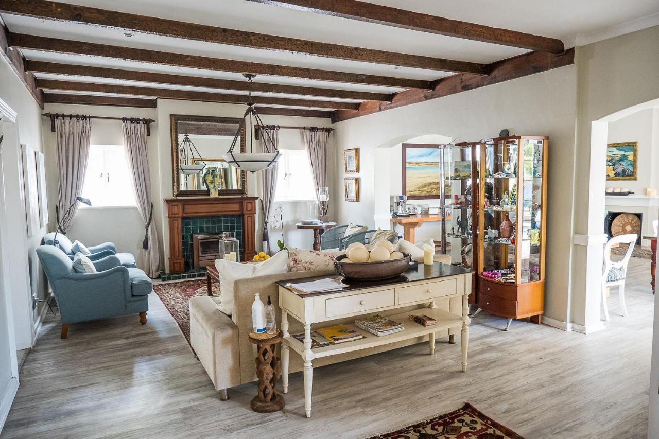 แอดมิรัลตี้ บีชเฮาส์ Bed & Breakfast พอร์ตเอลิซาเบธ ภายนอก รูปภาพ