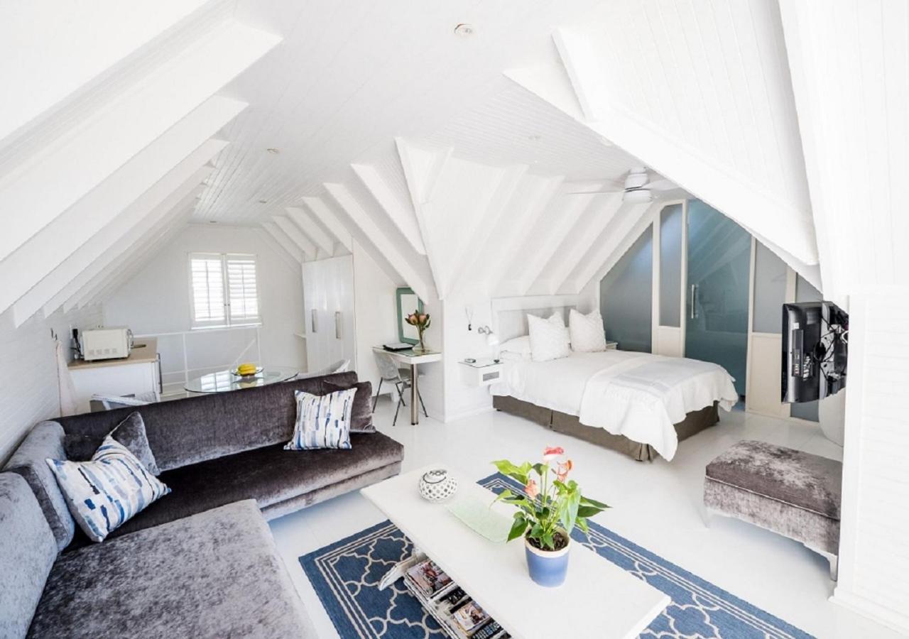 แอดมิรัลตี้ บีชเฮาส์ Bed & Breakfast พอร์ตเอลิซาเบธ ภายนอก รูปภาพ