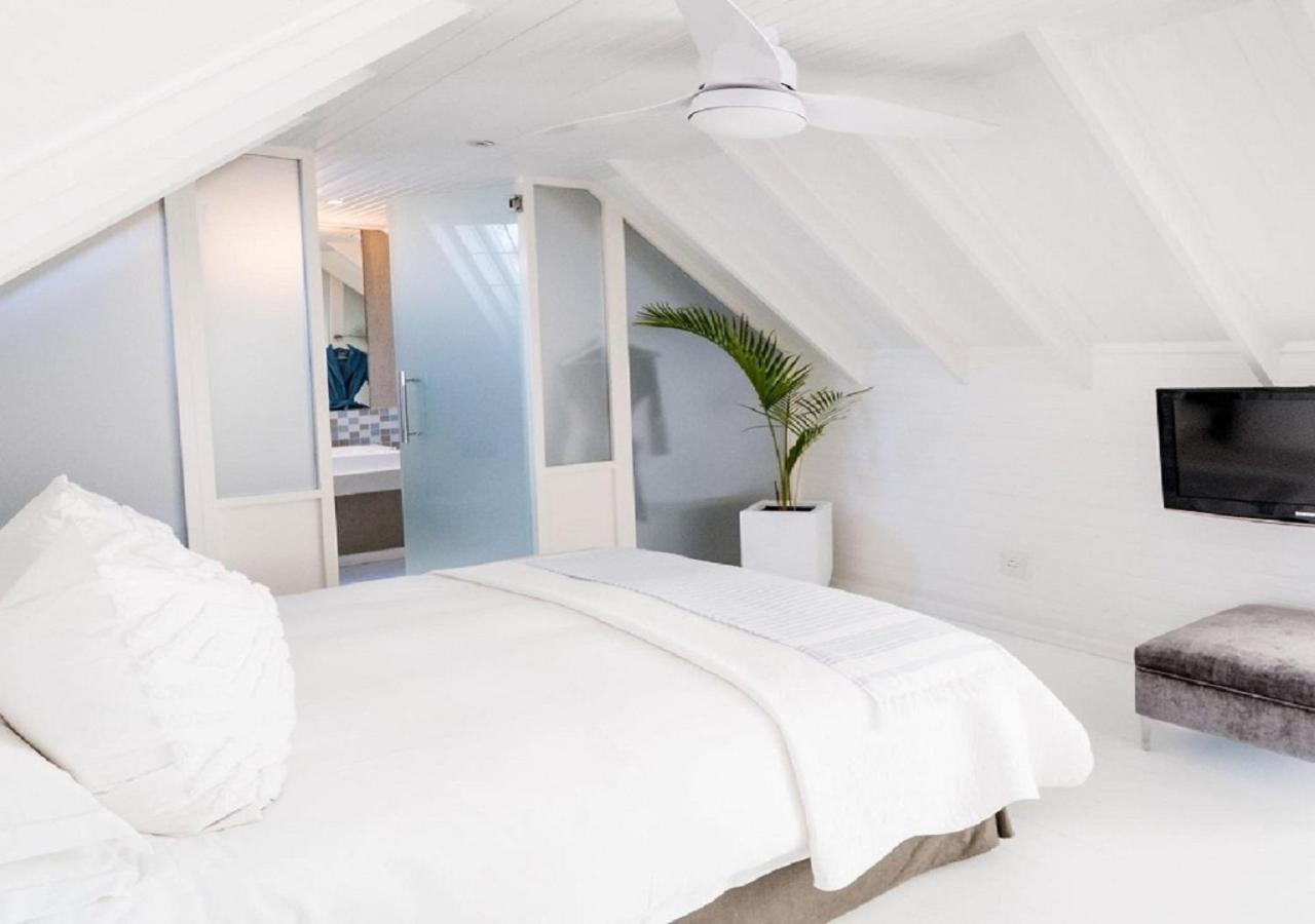 แอดมิรัลตี้ บีชเฮาส์ Bed & Breakfast พอร์ตเอลิซาเบธ ภายนอก รูปภาพ