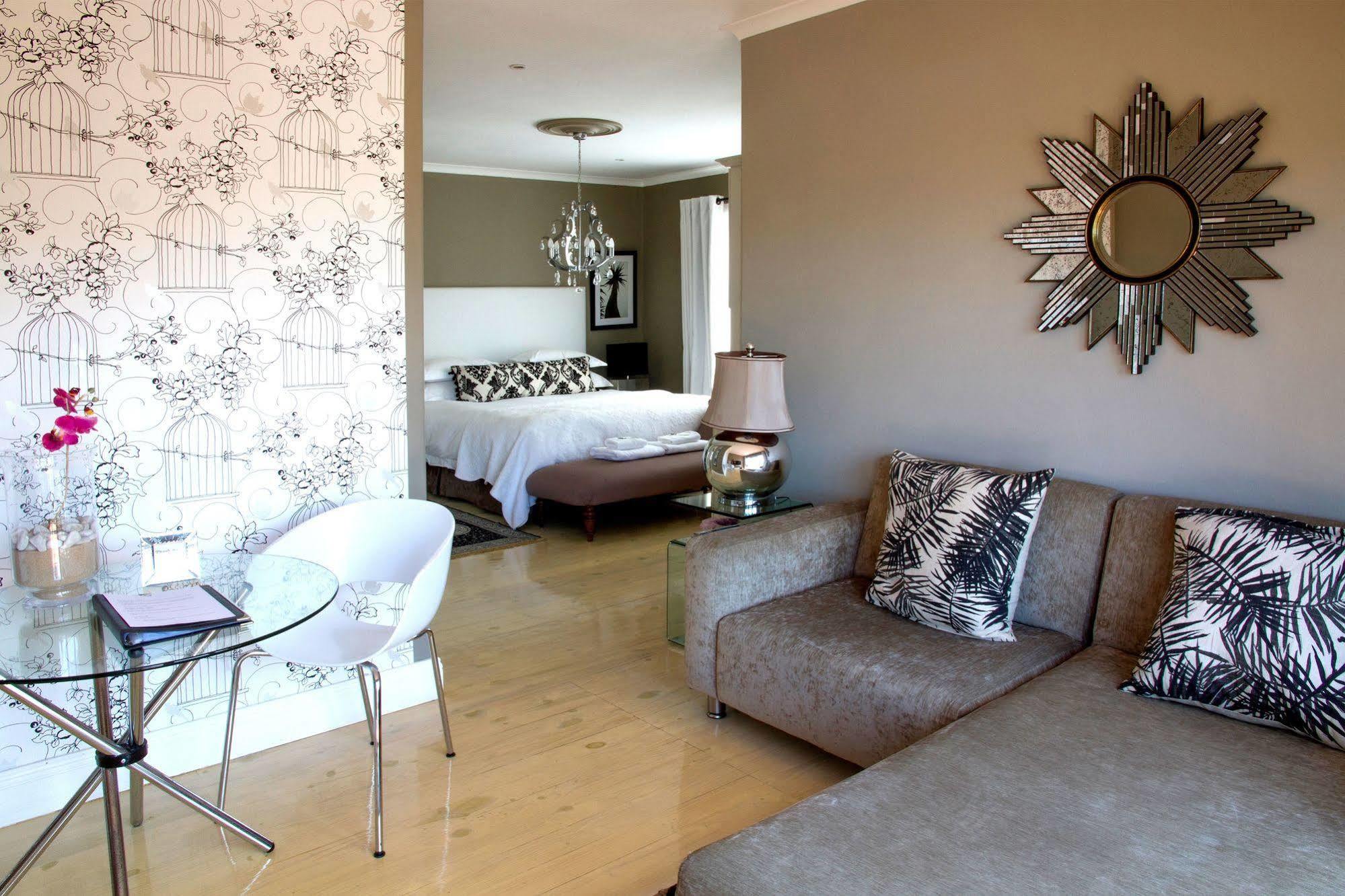 แอดมิรัลตี้ บีชเฮาส์ Bed & Breakfast พอร์ตเอลิซาเบธ ภายนอก รูปภาพ