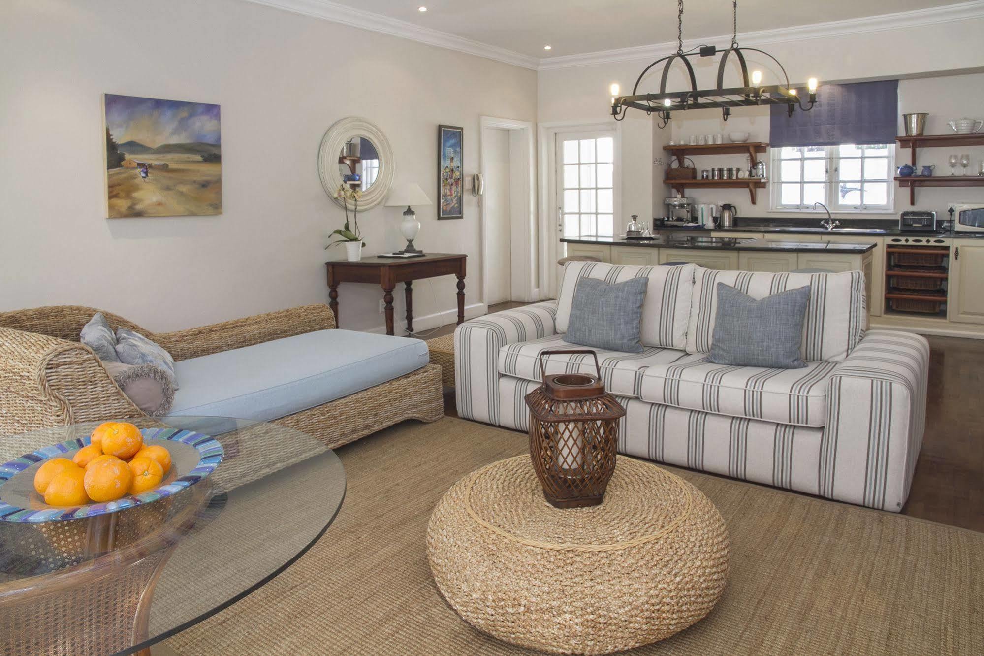 แอดมิรัลตี้ บีชเฮาส์ Bed & Breakfast พอร์ตเอลิซาเบธ ภายนอก รูปภาพ