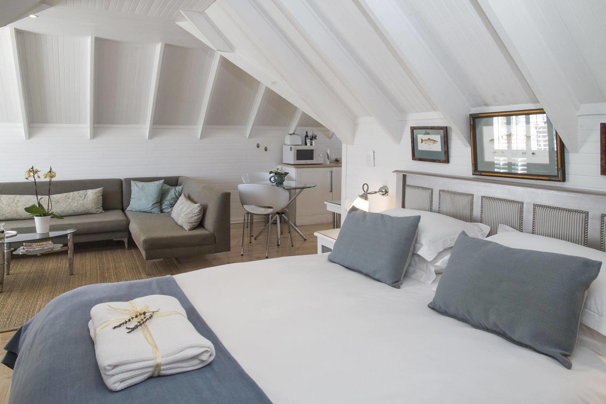 แอดมิรัลตี้ บีชเฮาส์ Bed & Breakfast พอร์ตเอลิซาเบธ ภายนอก รูปภาพ